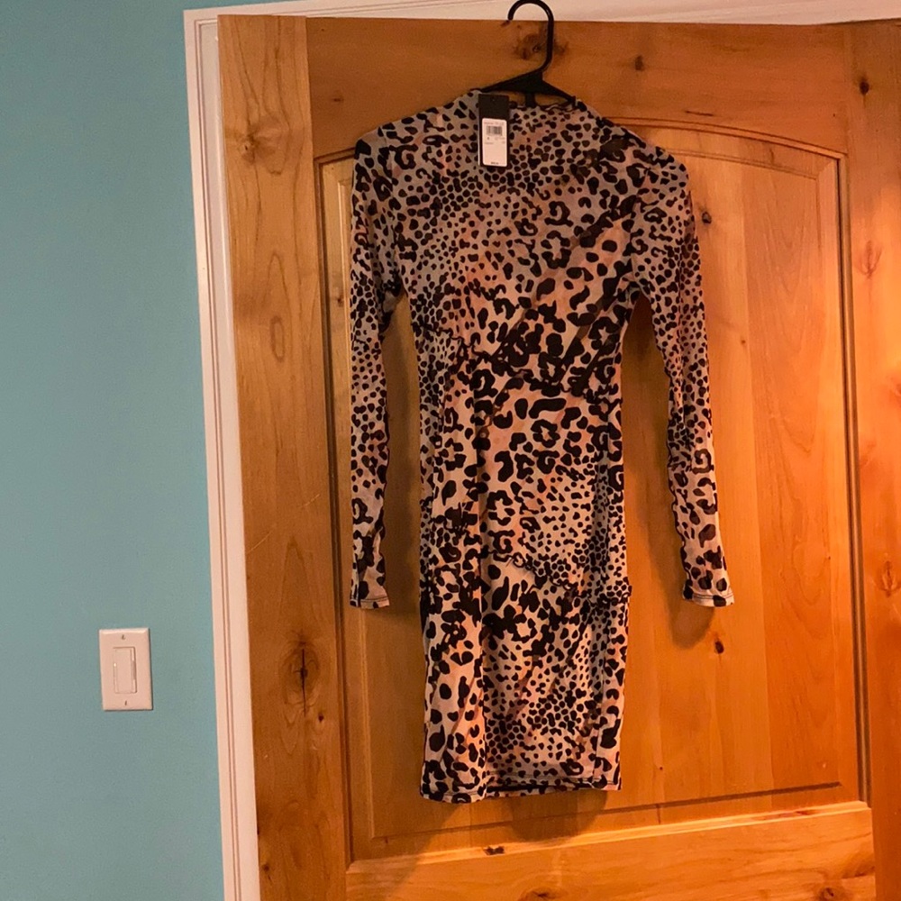 BRAND NEW UNWORN Long sleeve mesh cheetah print dress by Guess size Small